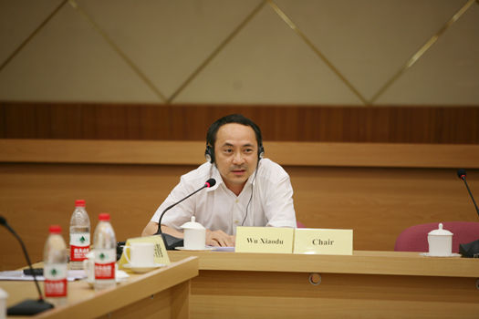 中国社会科学院外国文学研究所副所长吴晓都研究员主持闭幕式