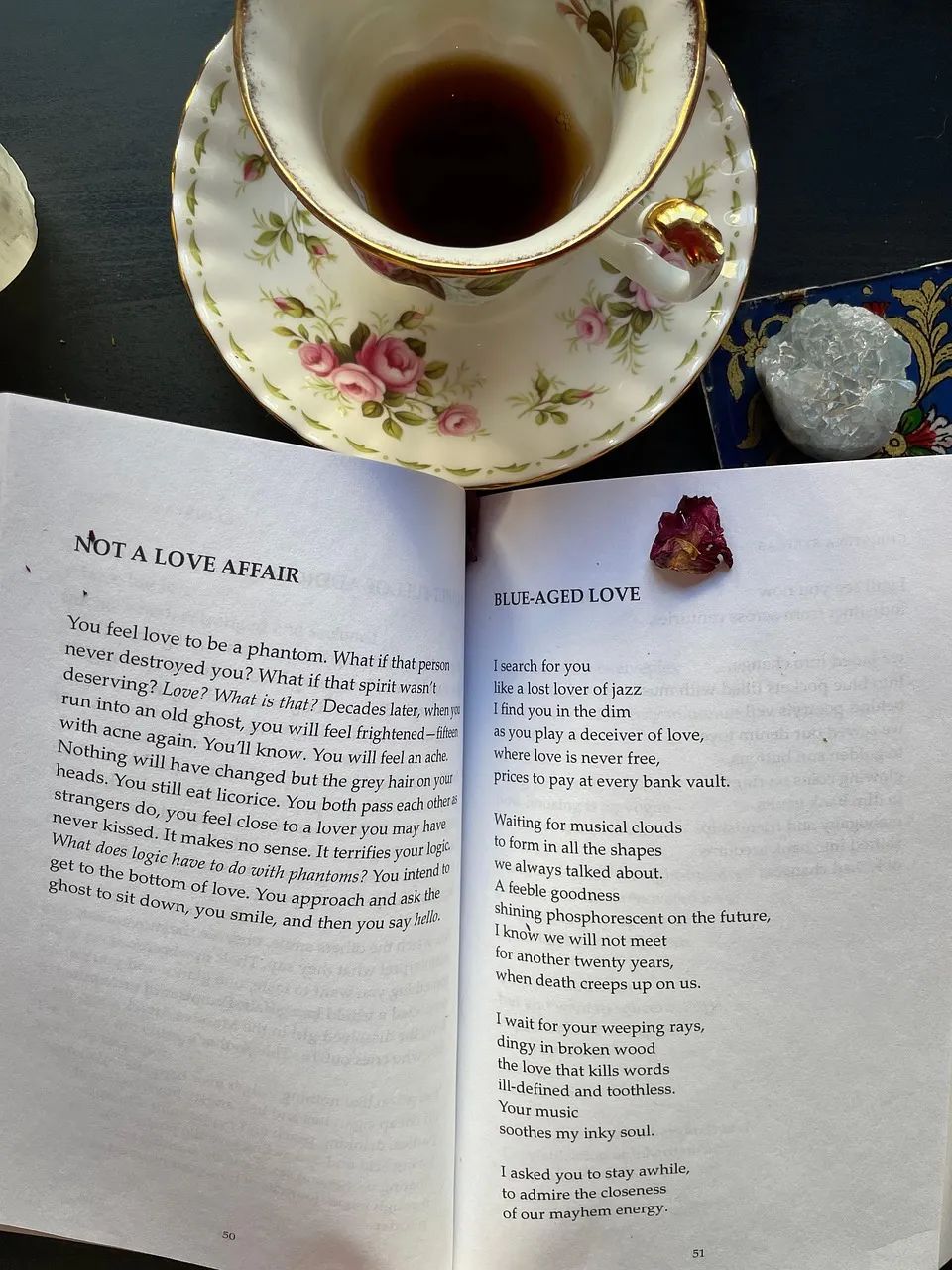 book-7011287_1280.jpg