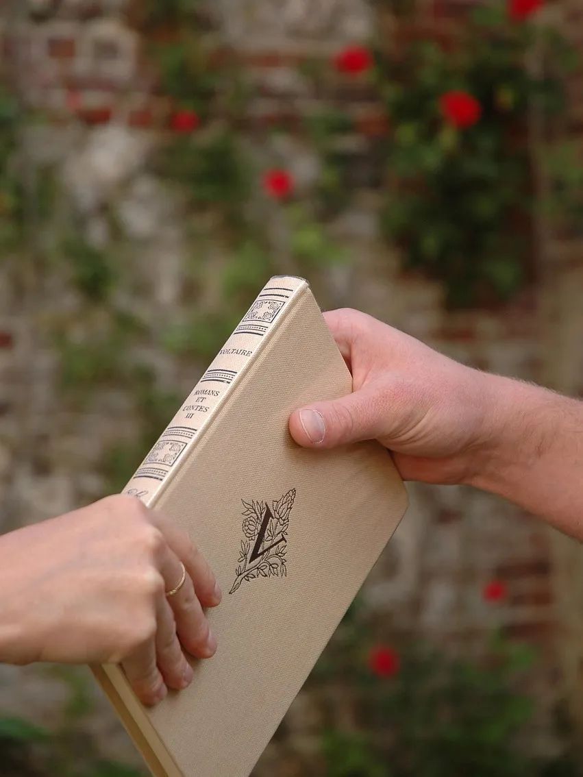 books-2816681_1280.jpg