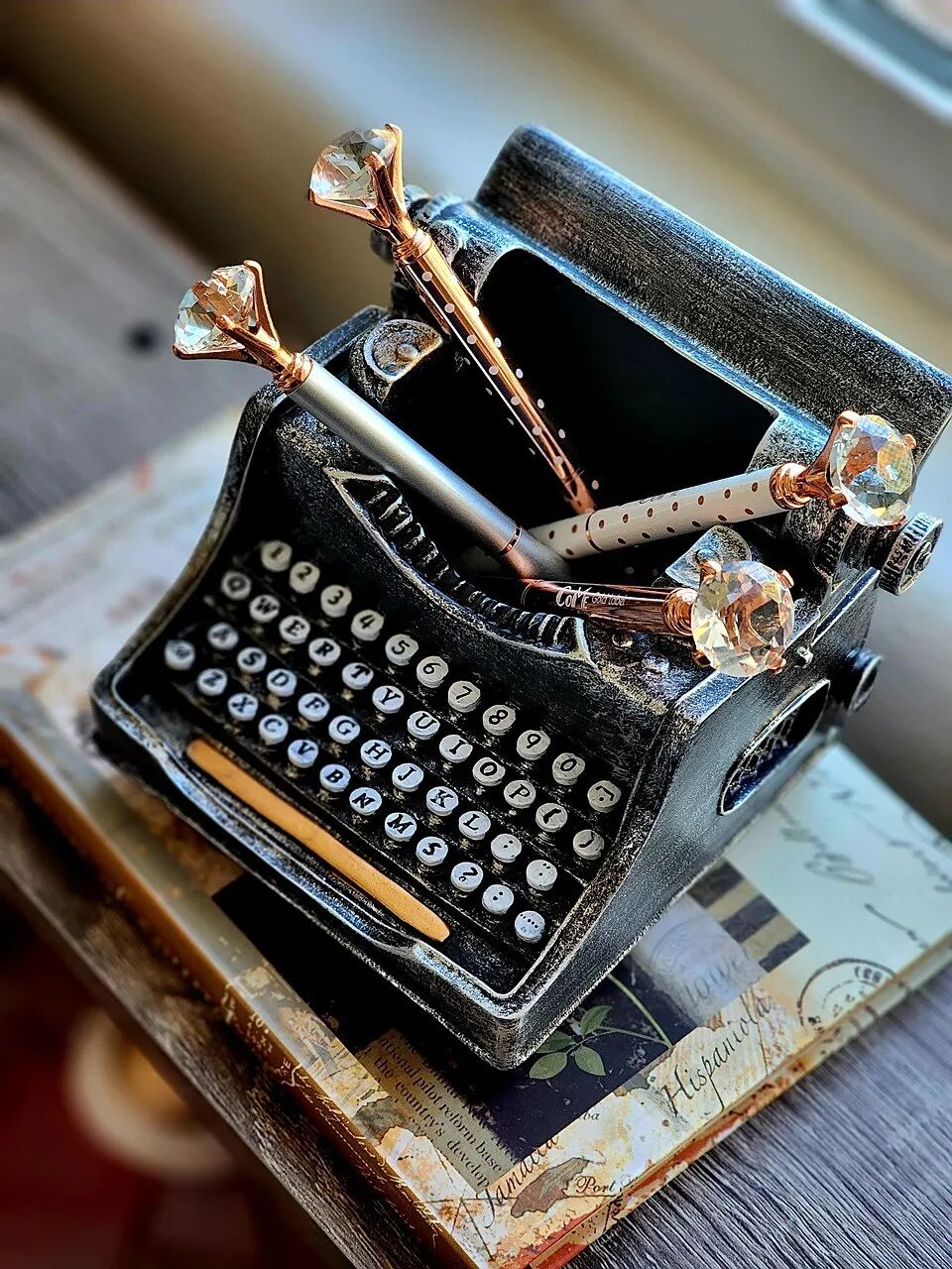 vintage-typewriter-7542629_1280.jpg