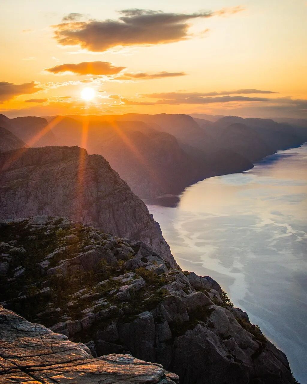 cliff-4420635_1280.jpg
