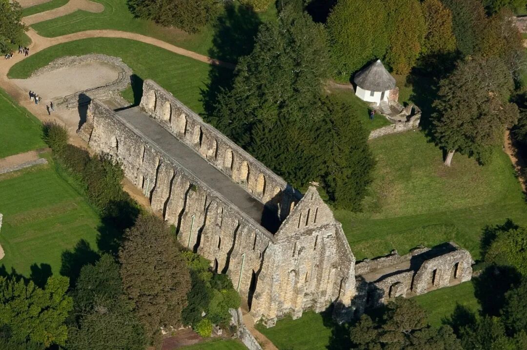 Battle_Abbey_Dorter.jpg